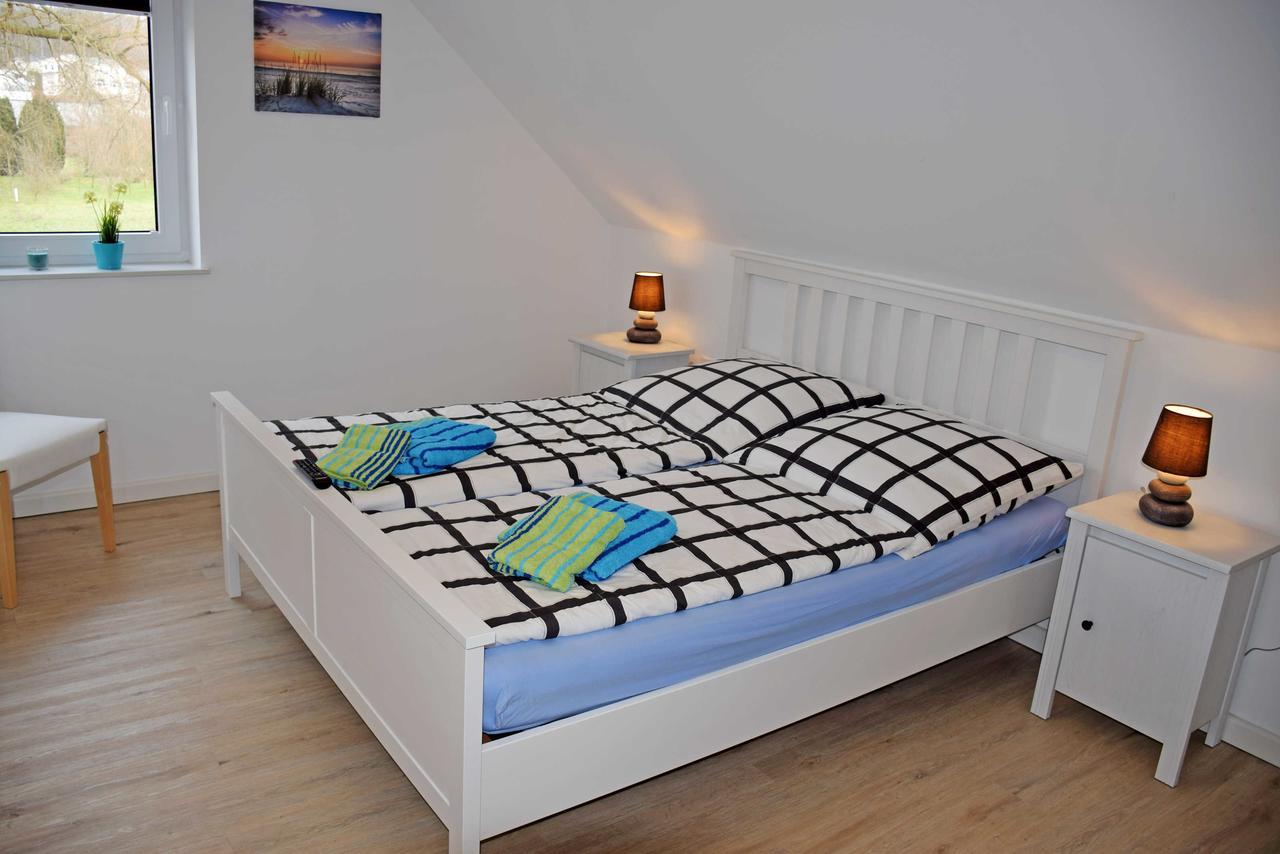 Ferienwohnung Sellin Am Seepark Екстер'єр фото